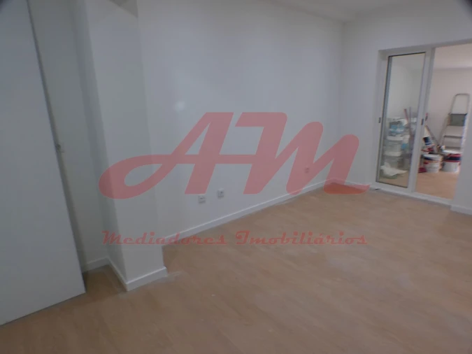 Apartamento T1 para Venda em Venteira Foto 3