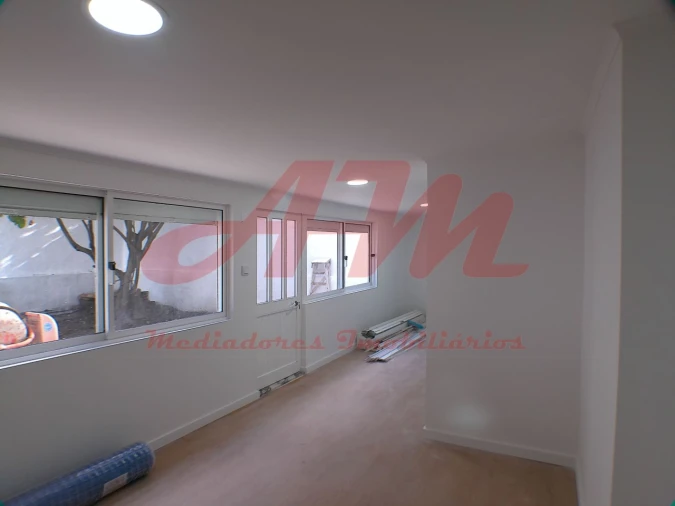 Apartamento T1 para Venda em Venteira Foto 16