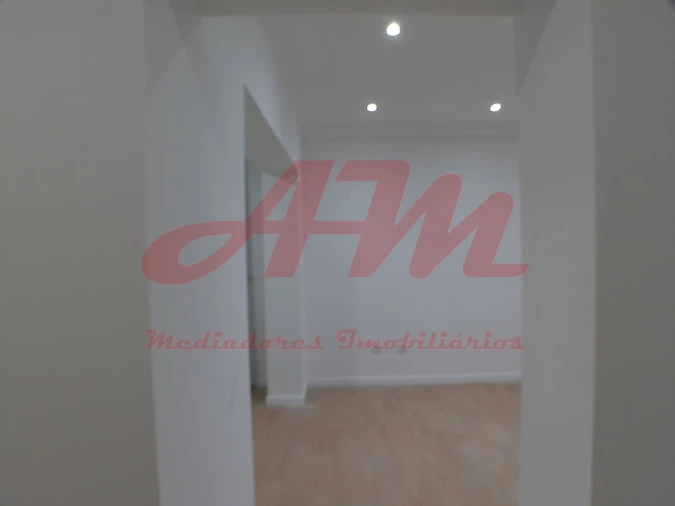 Apartamento T1 para Venda em Venteira Foto 19