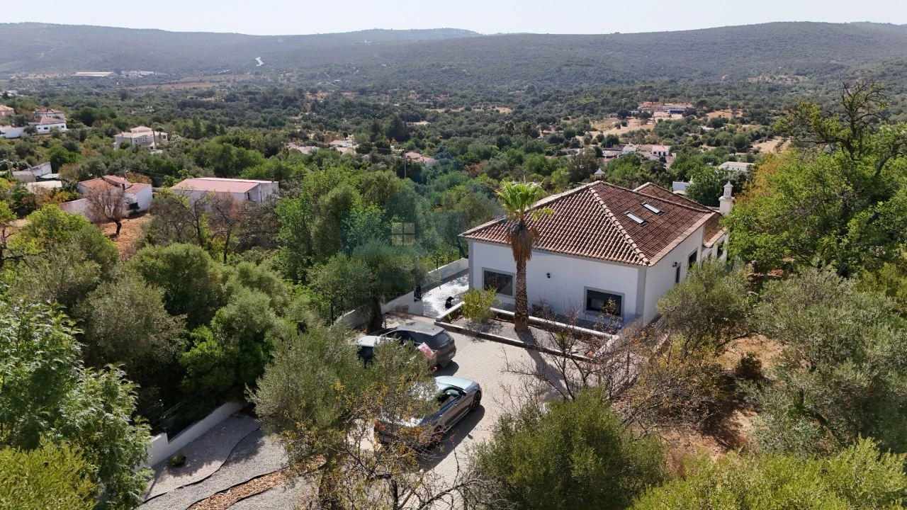 Moradia T3 para Venda em Querença, Tôr e Benafim Foto 12