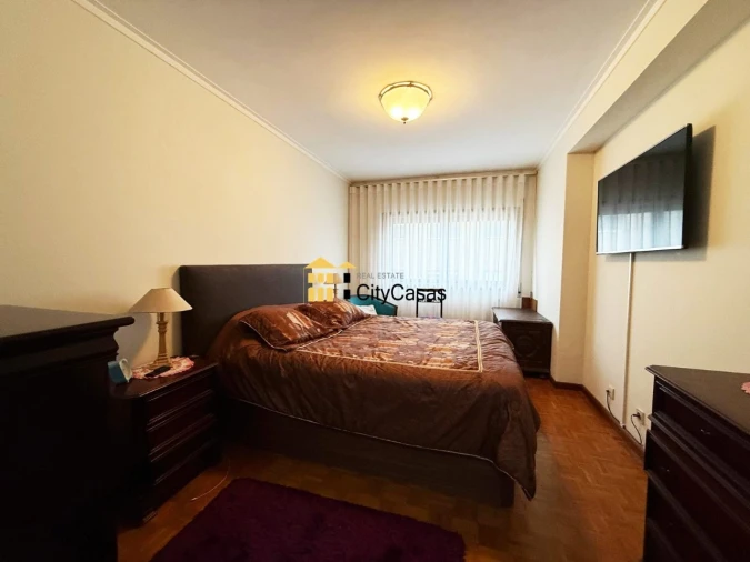 Apartamento T4 para Venda em Mafamude e Vilar do Paraíso Foto 1