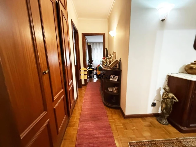 Apartamento T4 para Venda em Mafamude e Vilar do Paraíso Foto 8