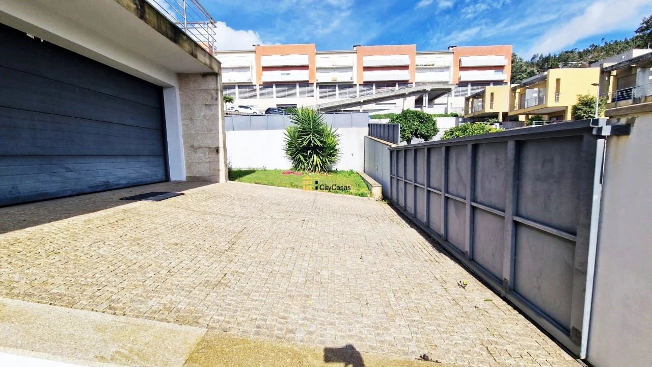 Moradia T3 para Venda em Louredo Foto 5