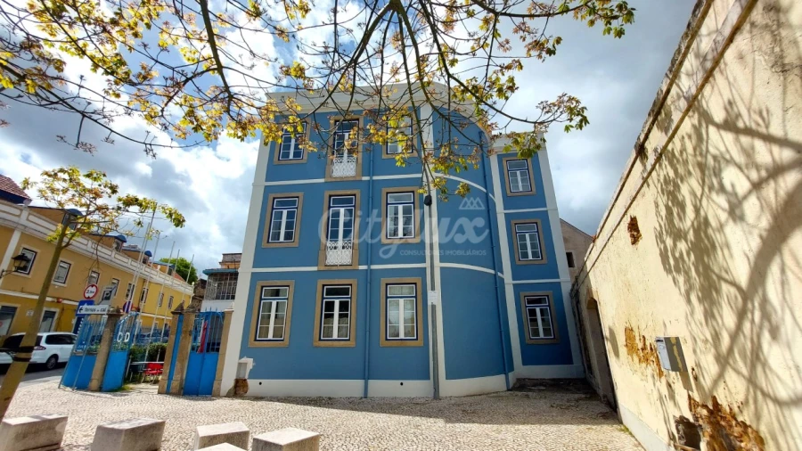 Prédio para Venda em Oeiras e São Julião da Barra, Paço de Arcos e Caxias Foto 1