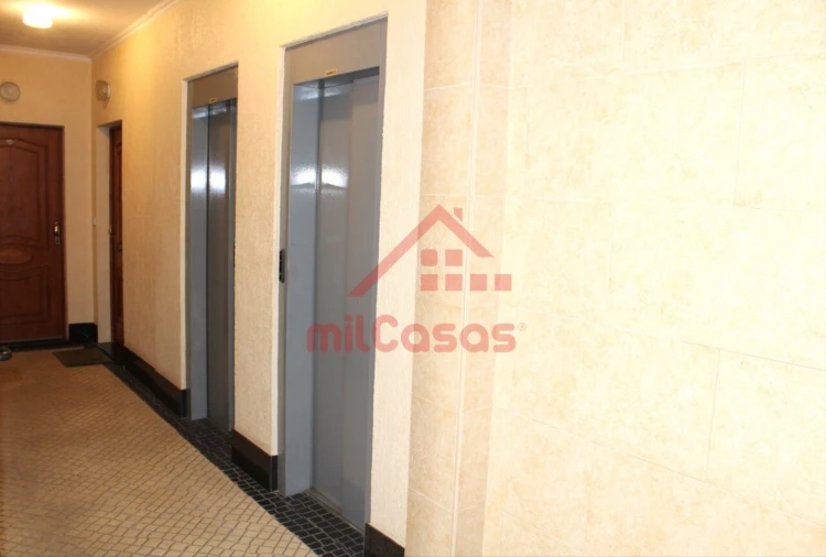 Apartamento T2 para Venda em Santa Maria, São Pedro e Matacães Foto 4