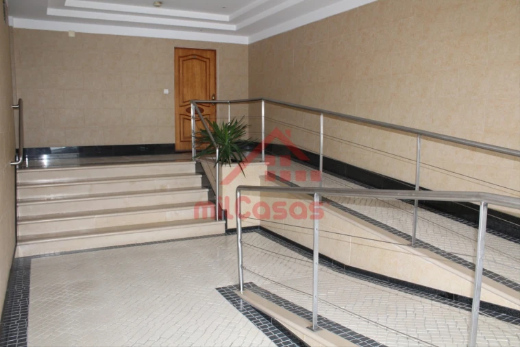 Apartamento T2 para Venda em Santa Maria, São Pedro e Matacães Foto 6