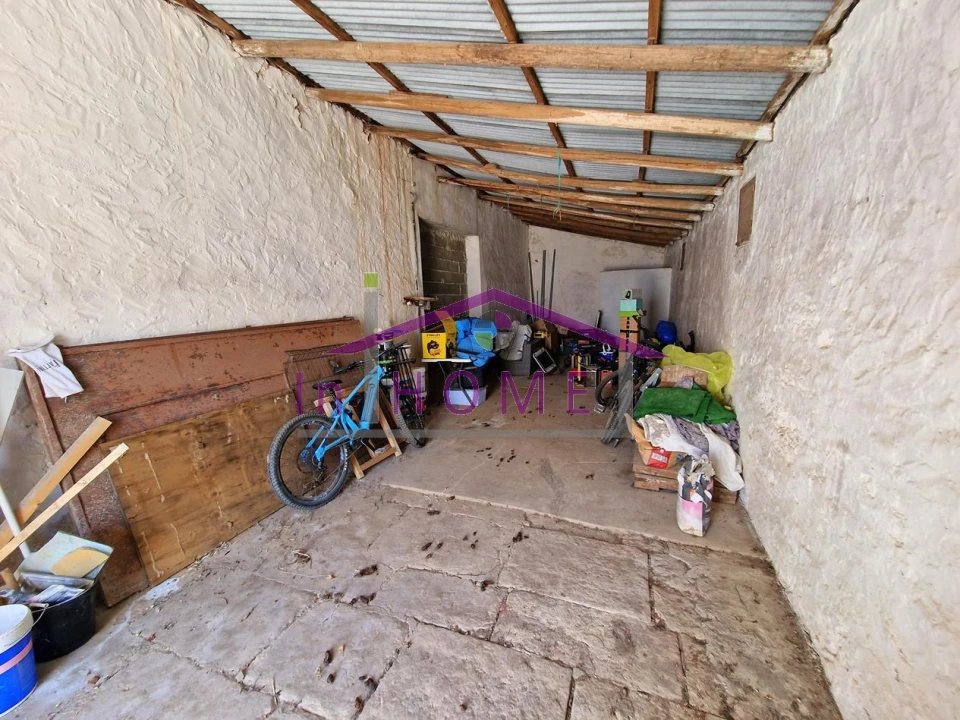 Moradia T7 para Venda em Salir Foto 27