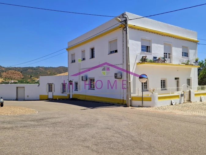 Moradia T7 para Venda em Salir Foto 1