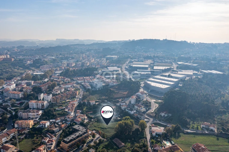 Terreno para Venda em Oliveira do Douro Foto 10