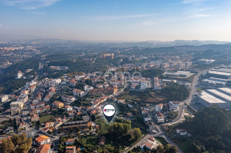 Terreno para Venda em Oliveira do Douro Foto 11
