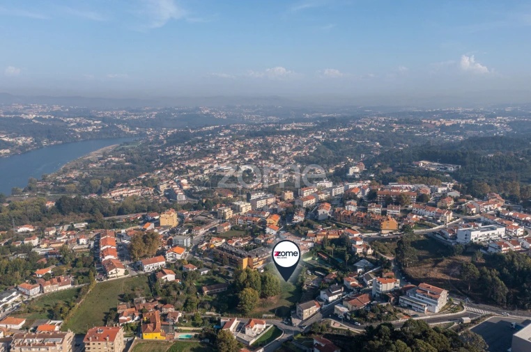 Terreno para Venda em Oliveira do Douro Foto 12