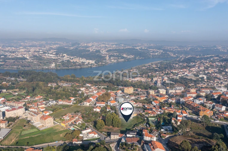 Terreno para Venda em Oliveira do Douro Foto 13