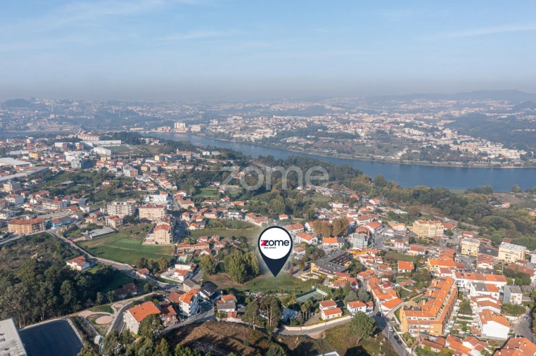 Terreno para Venda em Oliveira do Douro Foto 14