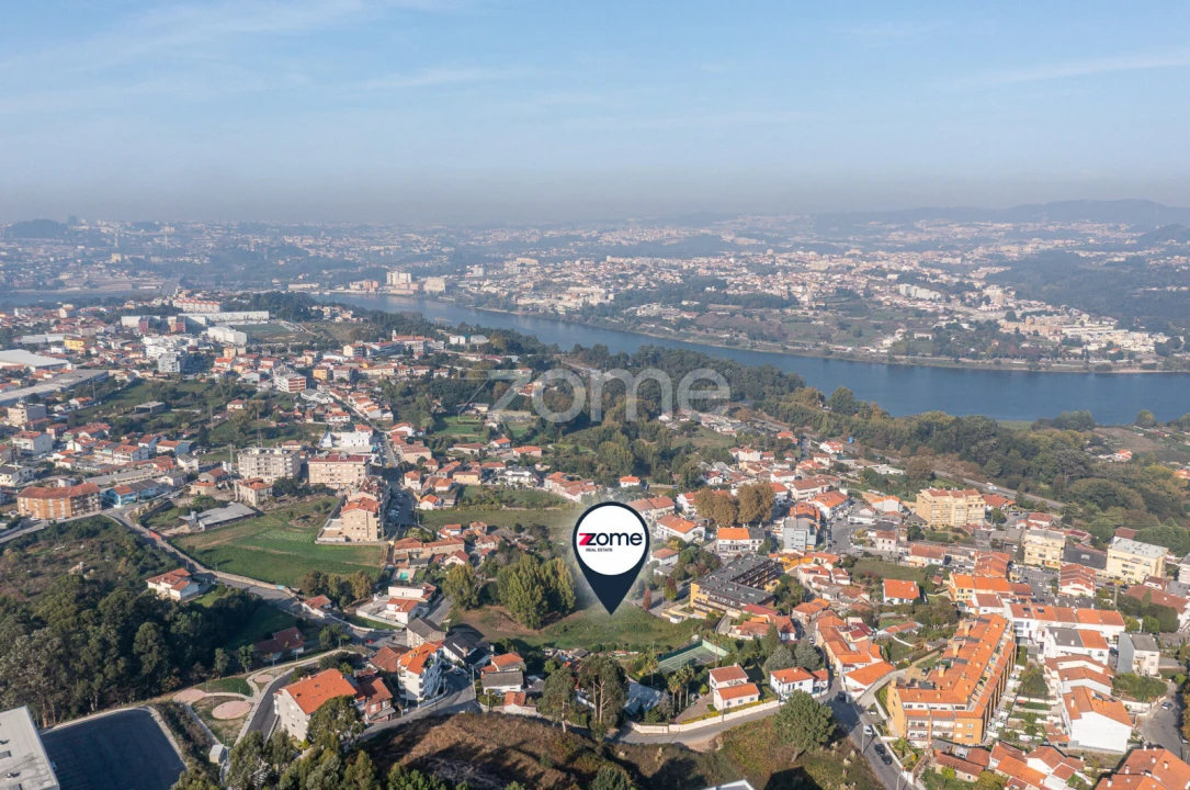 Terreno para Venda em Oliveira do Douro Foto 14