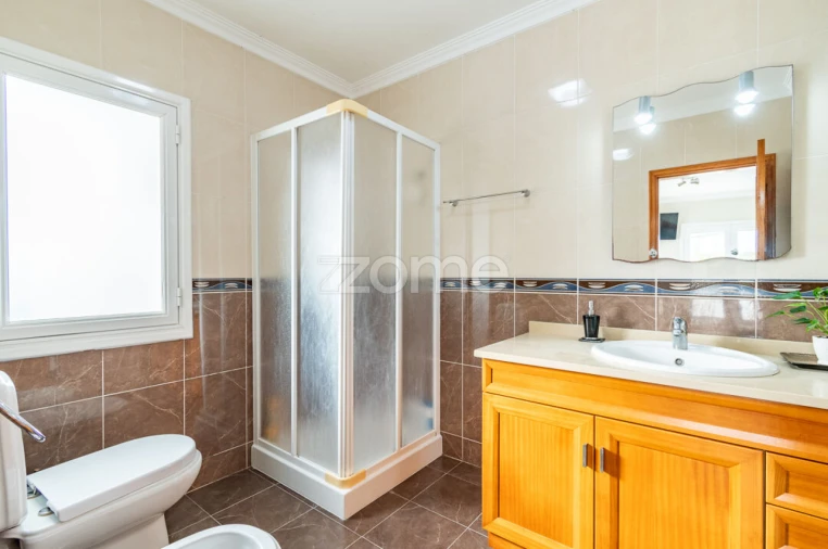 Moradia T5 para Venda em Antas Foto 32