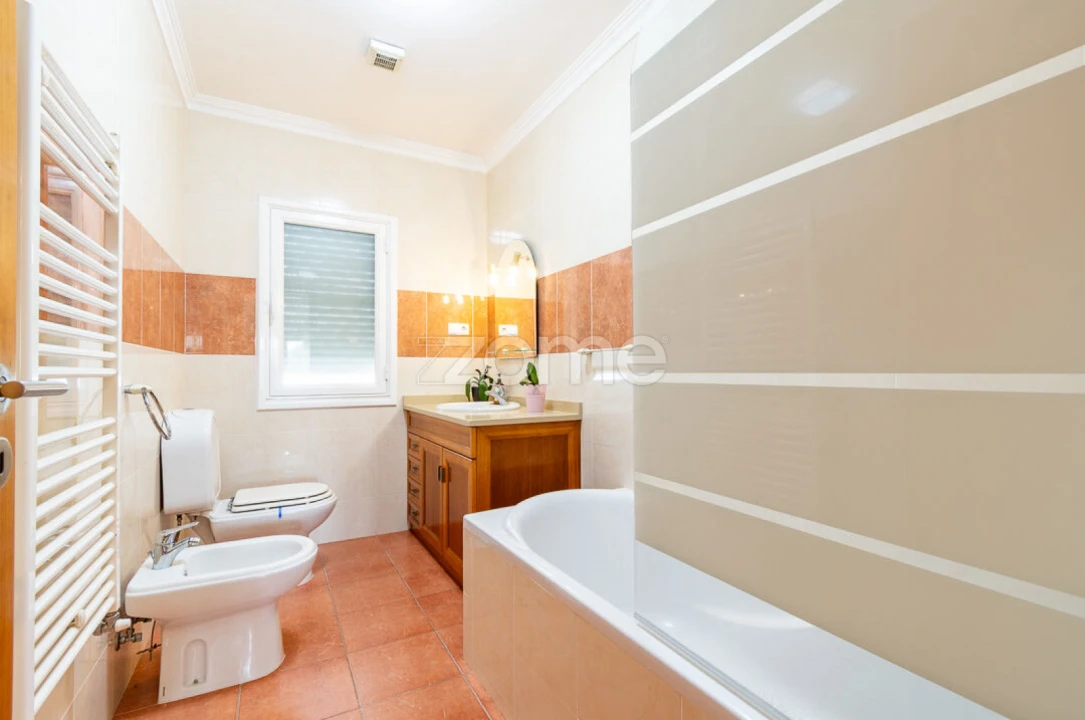 Moradia T5 para Venda em Antas Foto 13