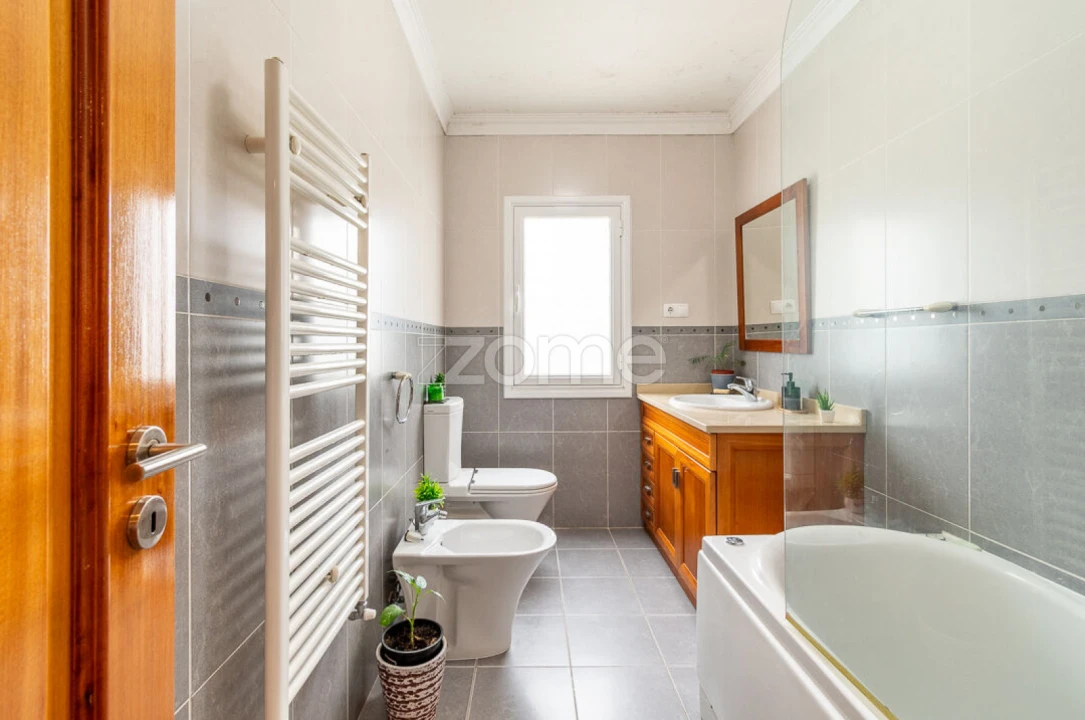 Moradia T5 para Venda em Antas Foto 23