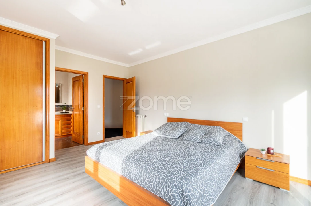 Moradia T5 para Venda em Antas Foto 31