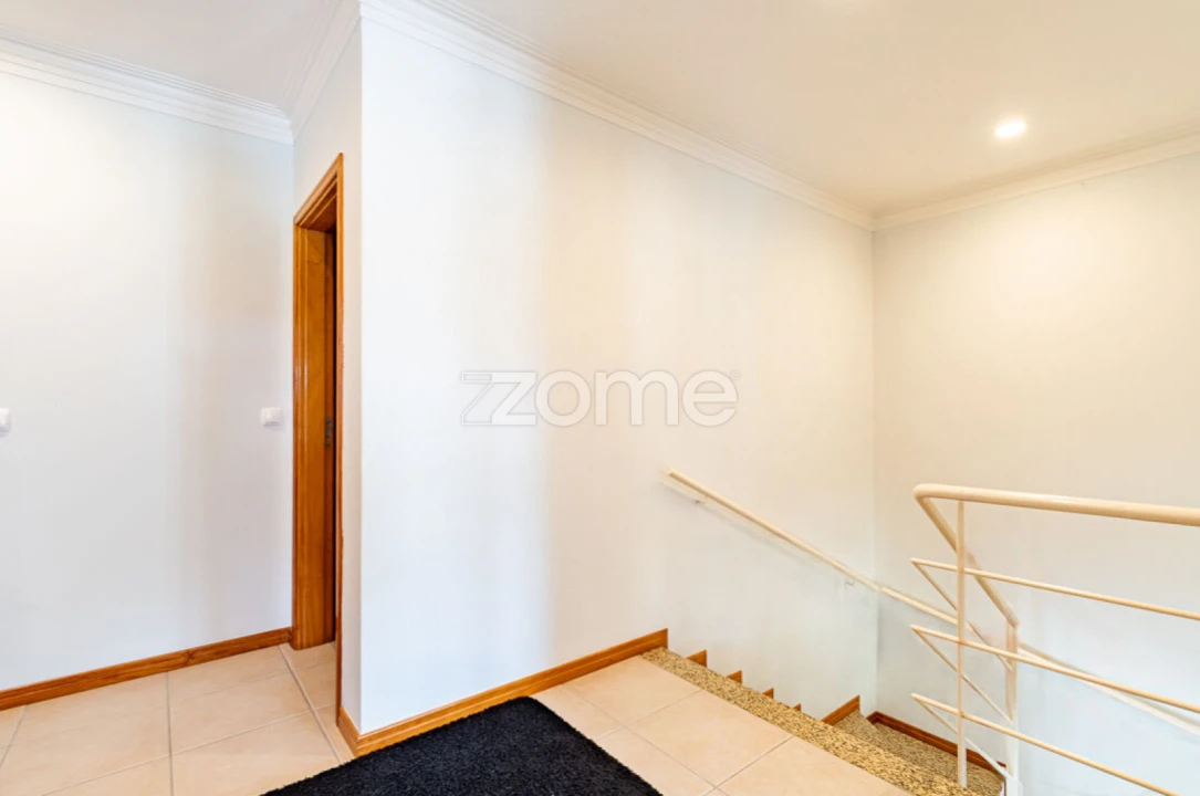 Moradia T5 para Venda em Antas Foto 18