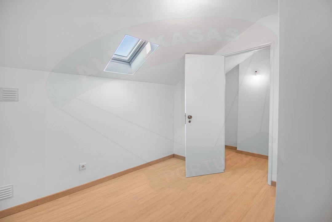 Apartamento T4 para Venda em Falagueira-Venda Nova Foto 6