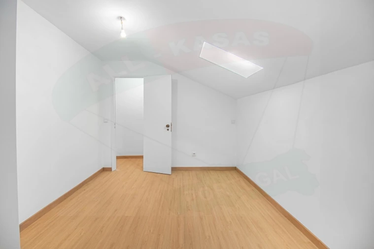 Apartamento T4 para Venda em Falagueira-Venda Nova Foto 5