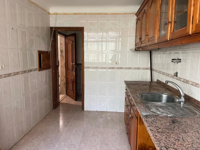 Apartamento T2 para Venda em Benfica Foto 3