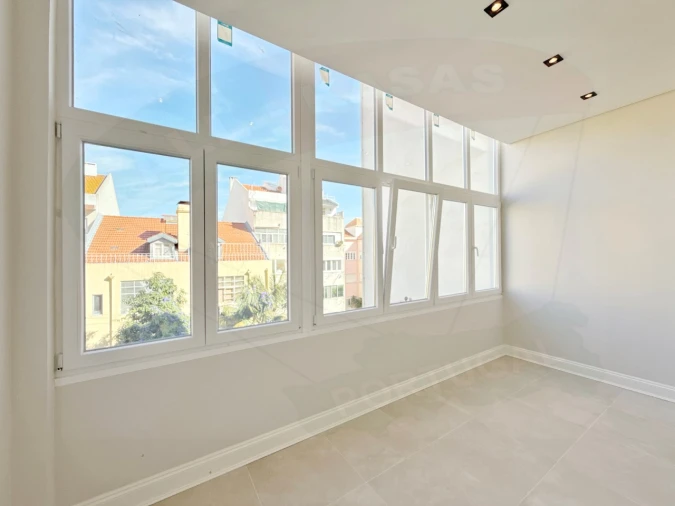 Apartamento T3 para Venda em Areeiro Foto 14