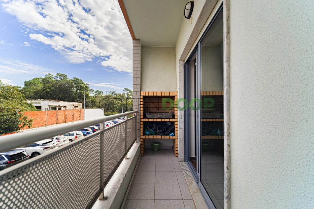 Apartamento T3 para Venda em Seixal, Arrentela e Aldeia de Paio Pires Foto 4