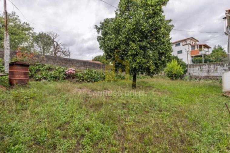 Moradia T2 para Venda em Taide Foto 9