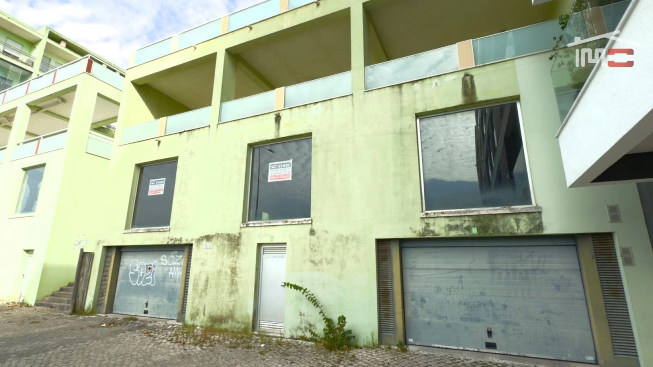Loja para Venda em Camarate, Unhos e Apelação Foto 28