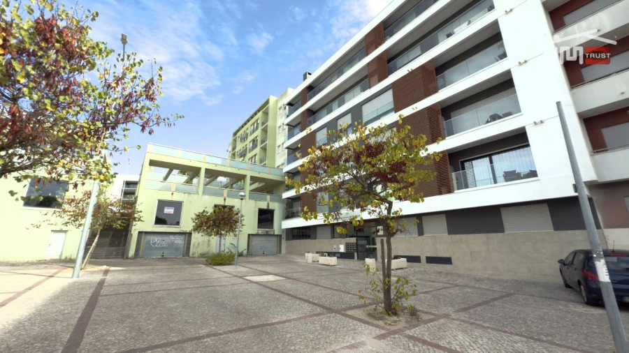 Loja para Venda em Camarate, Unhos e Apelação Foto 1