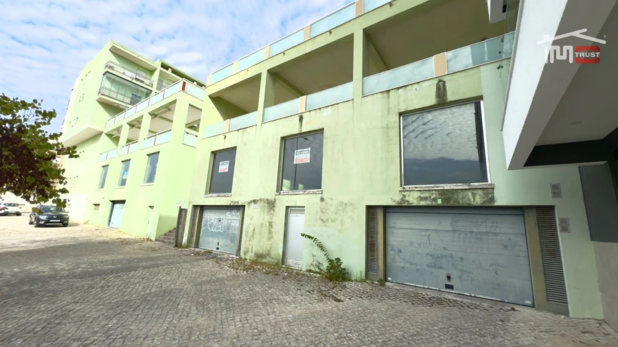 Loja para Venda em Camarate, Unhos e Apelação Foto 8