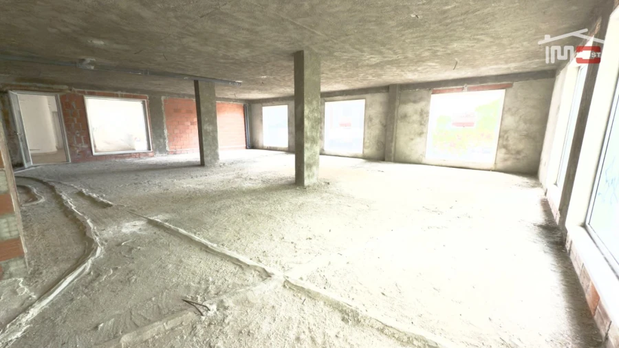 Loja para Venda em Camarate, Unhos e Apelação Foto 13