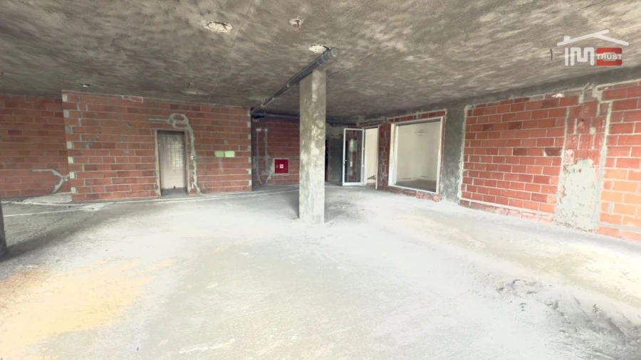 Loja para Venda em Camarate, Unhos e Apelação Foto 7