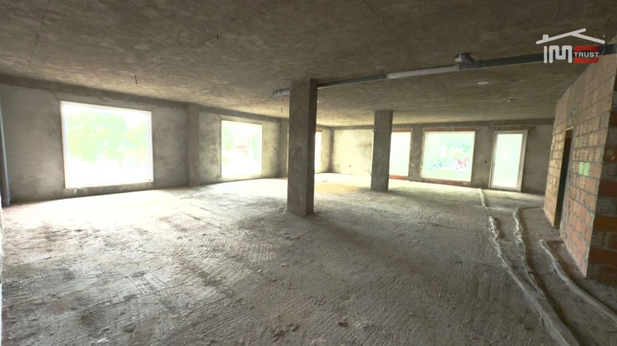 Loja para Venda em Camarate, Unhos e Apelação Foto 9