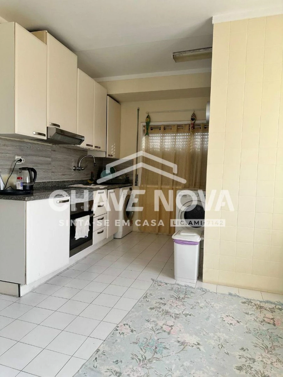 Apartamento T3 para Arrendamento em Arcozelo Foto 13