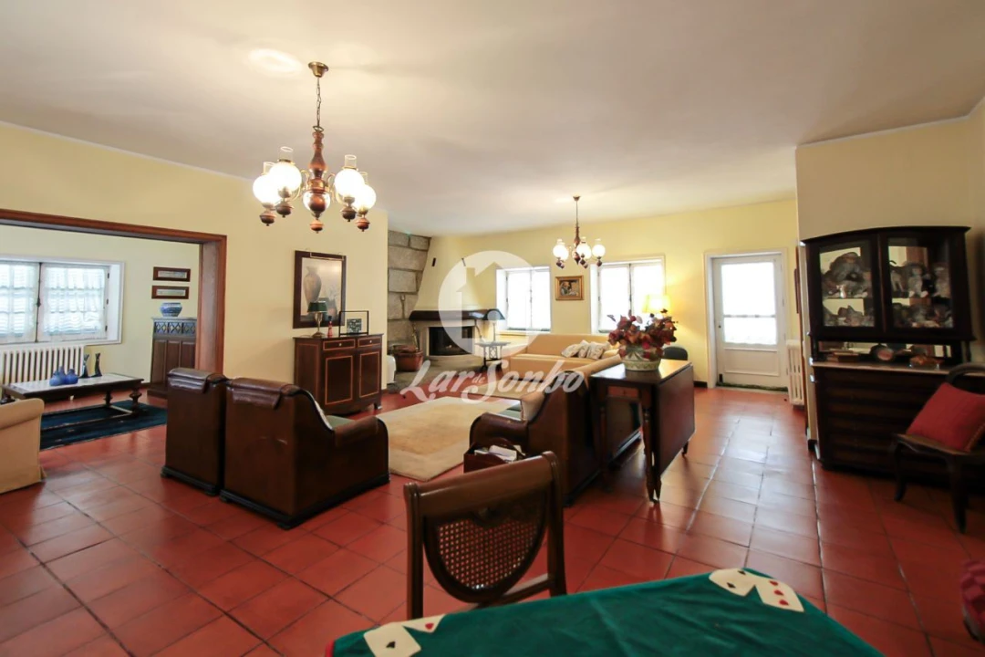 Moradia T5 para Venda em Gavião Foto 5