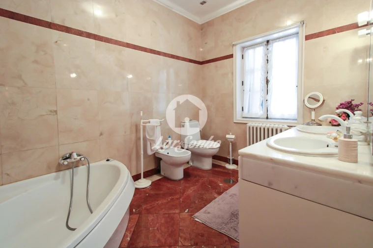 Moradia T5 para Venda em Gavião Foto 19