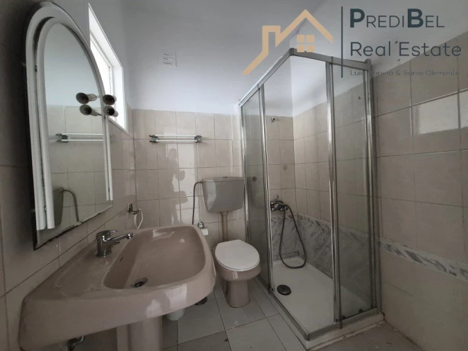 Apartamento T2 para Venda em Agualva e Mira-Sintra Foto 13