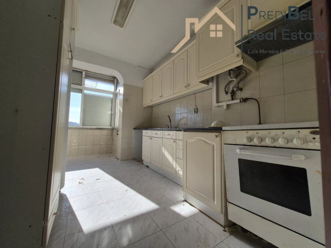 Apartamento T2 para Venda em Agualva e Mira-Sintra Foto 12