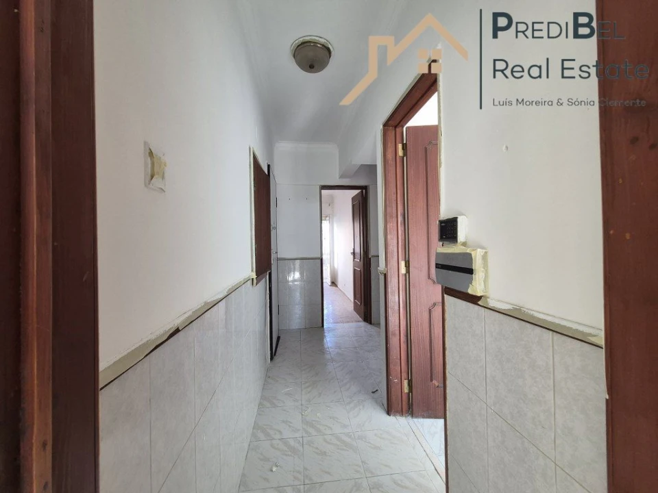 Apartamento T2 para Venda em Agualva e Mira-Sintra Foto 16