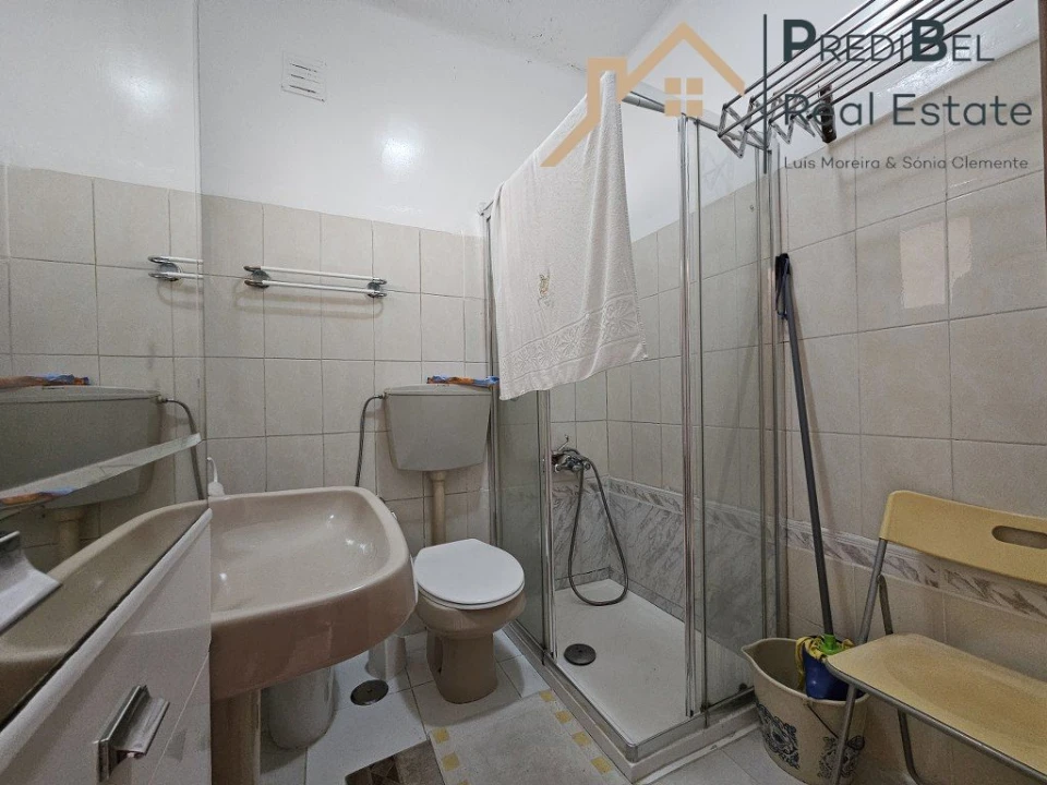 Apartamento T2 para Venda em Agualva e Mira-Sintra Foto 5