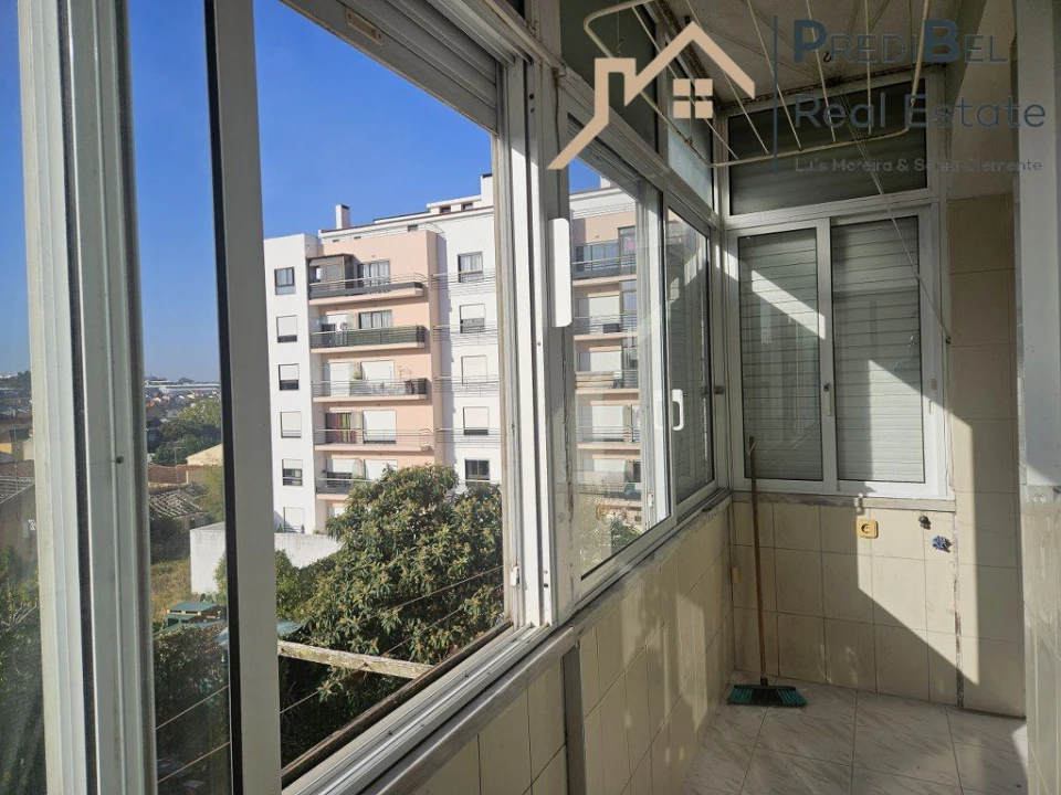 Apartamento T2 para Venda em Agualva e Mira-Sintra Foto 7