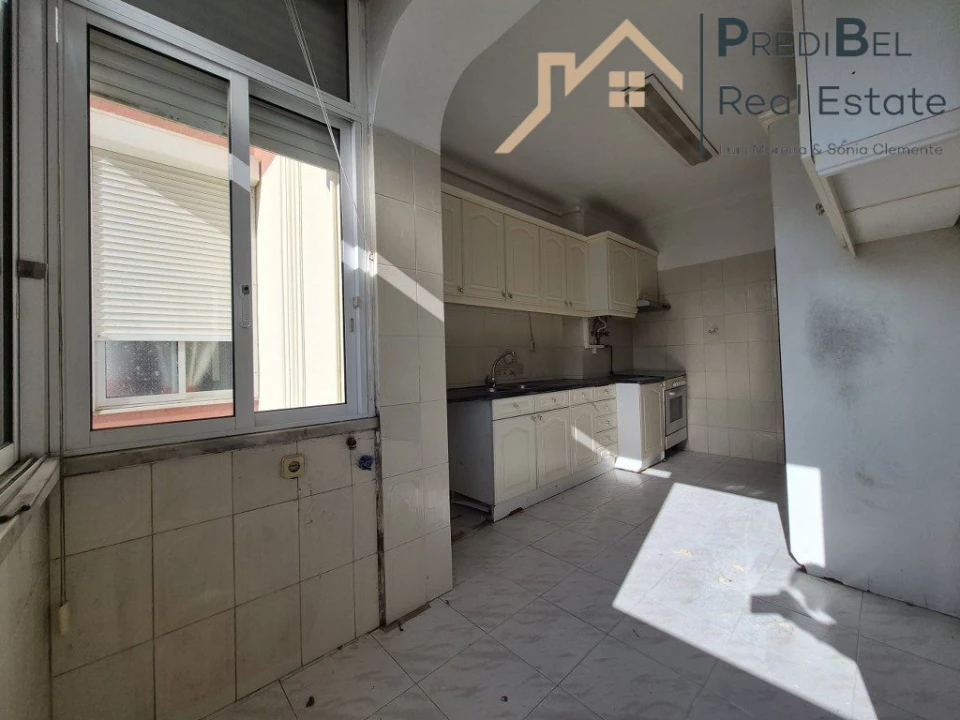 Apartamento T2 para Venda em Agualva e Mira-Sintra Foto 11