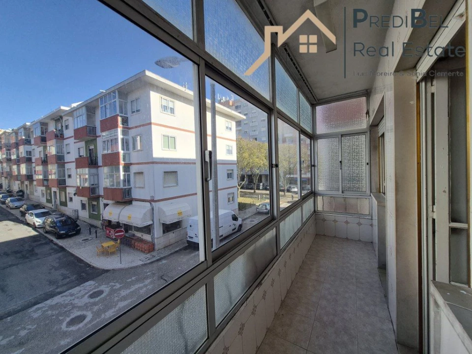 Apartamento T2 para Venda em Agualva e Mira-Sintra Foto 10