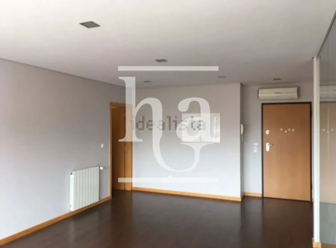 Apartamento T2 para Arrendamento em Cedofeita, Santo Ildefonso, Sé, Miragaia, São Nicolau e Vitória Foto 3