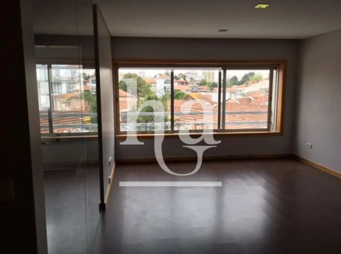 Apartamento T2 para Arrendamento em Cedofeita, Santo Ildefonso, Sé, Miragaia, São Nicolau e Vitória Foto 1