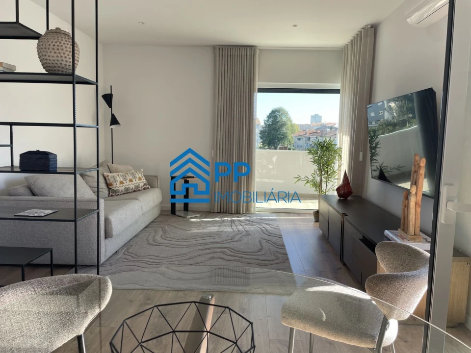 Apartamento T1 para Venda em Ramalde Foto 3