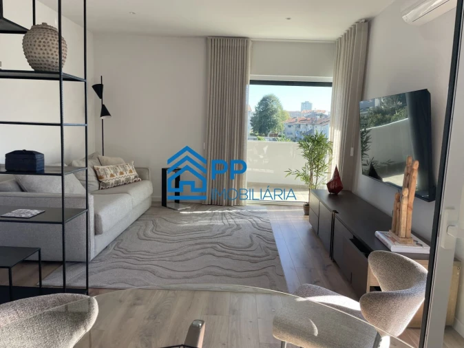 Apartamento T1 para Venda em Ramalde Foto 6