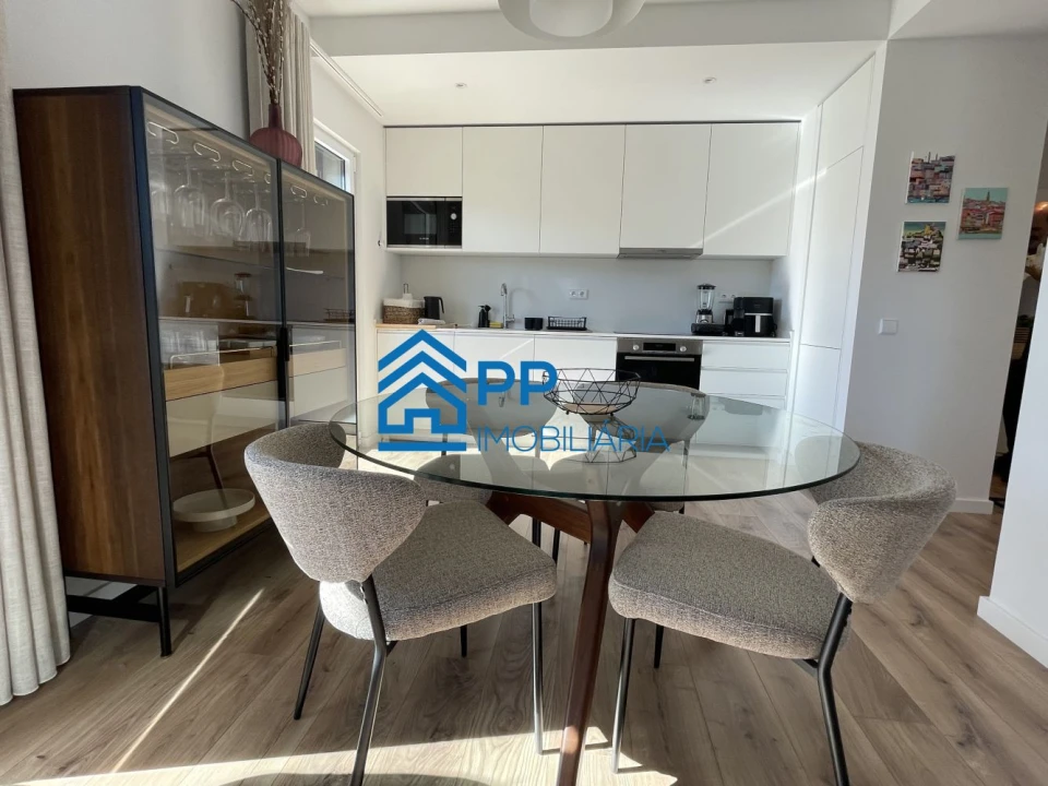 Apartamento T1 para Venda em Ramalde Foto 2